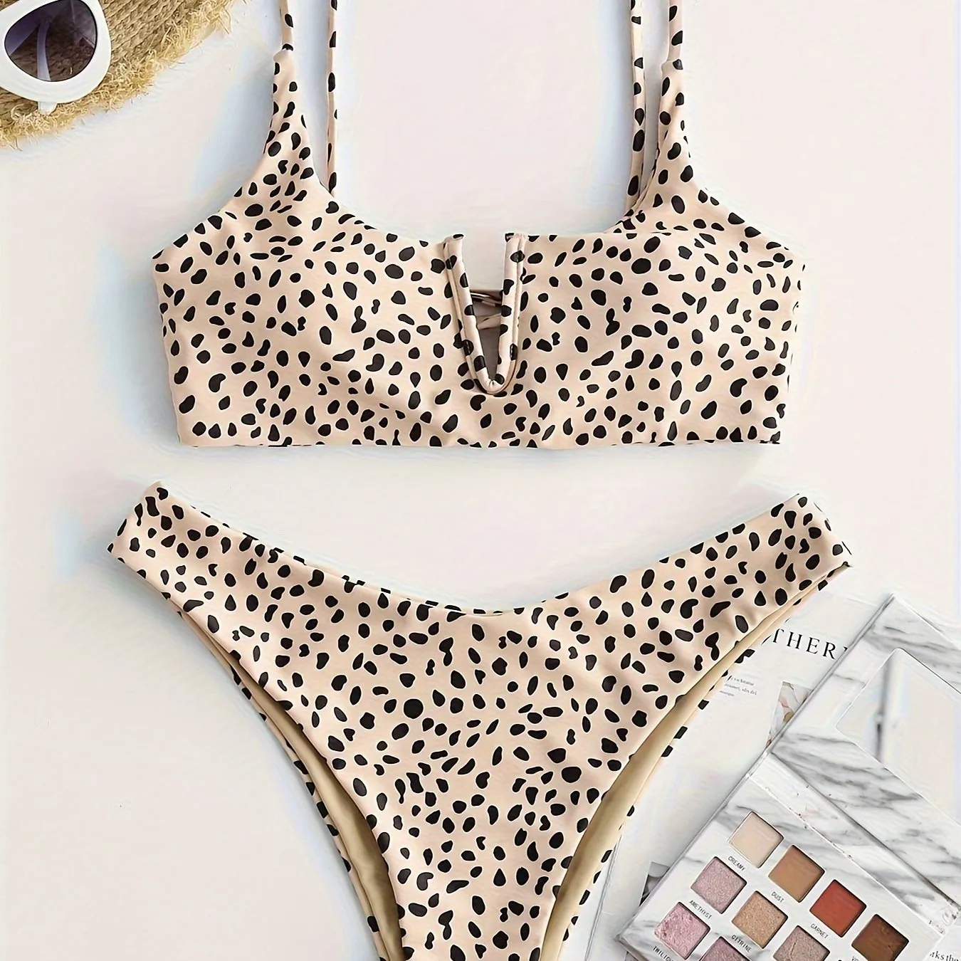 Vibrant Dots Print High Cut Bikini Set - Adjustable Straps, Sexy V Neckline, Two-Piece Swimsuit, Beachwear, Poolside Fashion, Comfortable Fit, Summer Bathing Suit for Women