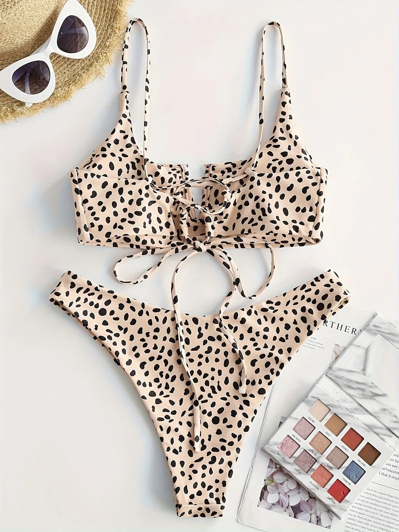 Vibrant Dots Print High Cut Bikini Set - Adjustable Straps, Sexy V Neckline, Two-Piece Swimsuit, Beachwear, Poolside Fashion, Comfortable Fit, Summer Bathing Suit for Women